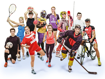 Bild zeigt eine Gruppe junger Sportlerinnen und Sportler mit ihren Sportgeräten Gruppe- Original.jpg